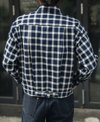 Plaid back view work jacket with button closure and buttoned cuffs