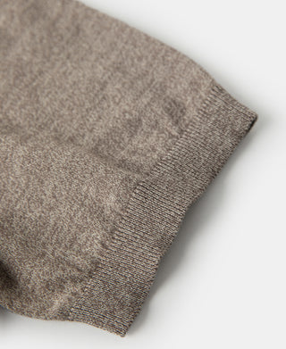Heathered brown T-shirt hem with ribbed bottom band